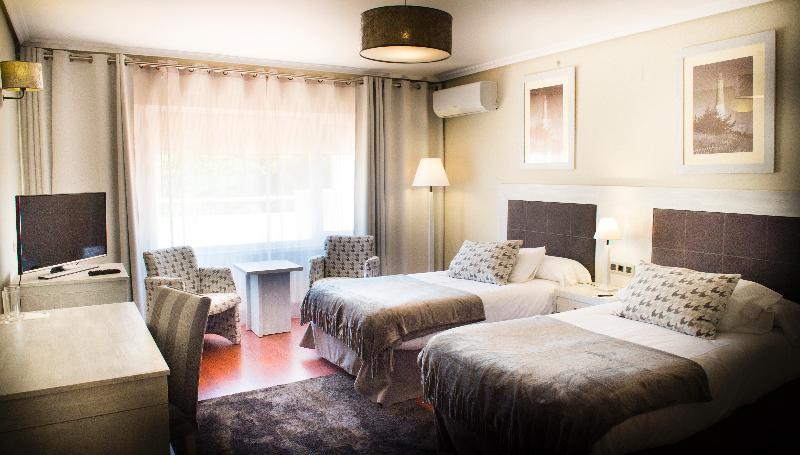 Sports Hotel Nayade Los Ángeles de San Rafael 外观 照片